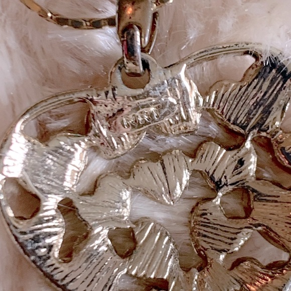 Avon Open Metal Enamel Hearts Silvertone Pendant Necklace - Picture 5 of 6